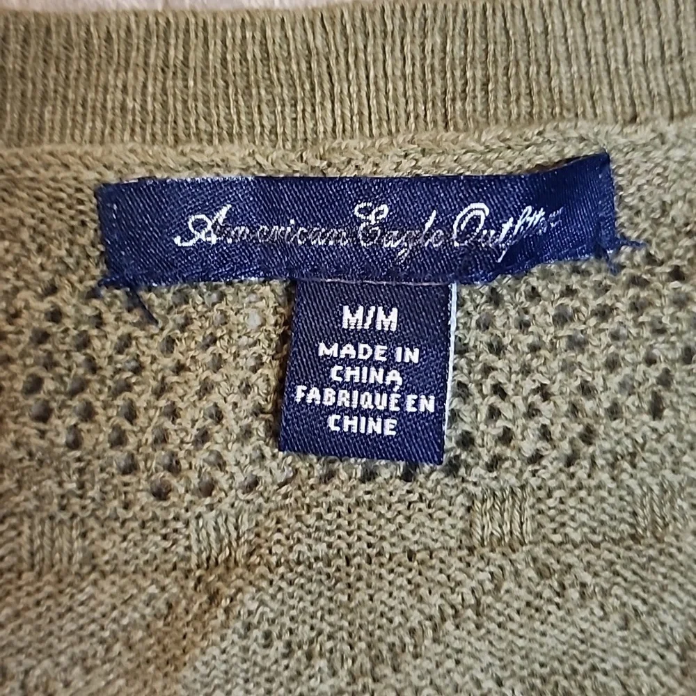 American Eagle brand cardigan sweater in olive 🫒 green - Picture 9 of 10